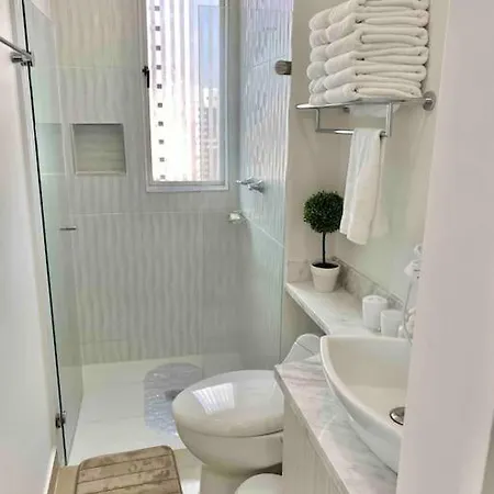 Apartamento Apto 1801 Frente Al Mar- Edificio Palmetto, Piso 18 *