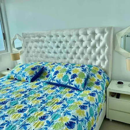 Apto 1801 Frente Al Mar- Edificio Palmetto, Piso 18 Apartamento *