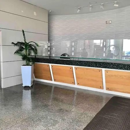 Apartamento Apto 1801 Frente Al Mar- Edificio Palmetto, Piso 18 *
