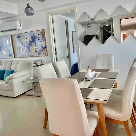 Apartamento Apto 1801 Frente Al Mar- Edificio Palmetto, Piso 18 *